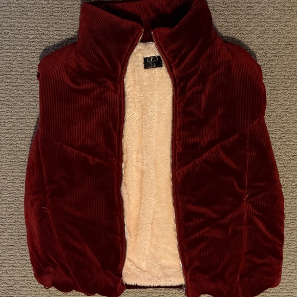 ♥️ BBJ Small Corduroy Sherpa Fleece Lined Burgandy Vest ADORABLE - Picture 3 of 11